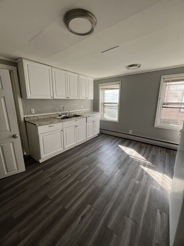 18 South St in Waterford, NY - Building Photo - Building Photo