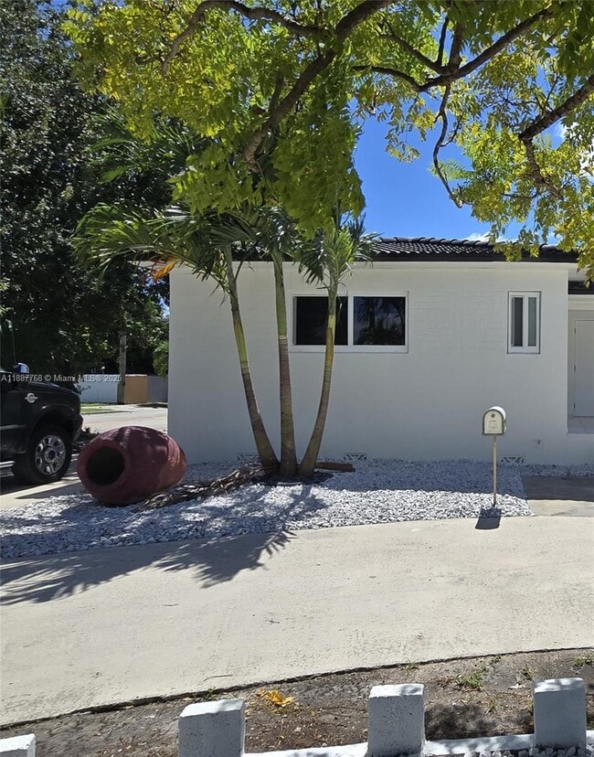 property at 598 E 41st St