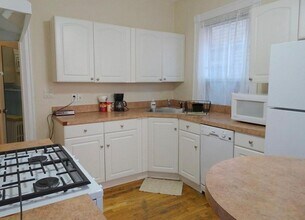 37 A Harvard St in Brookline, MA - Building Photo - Building Photo