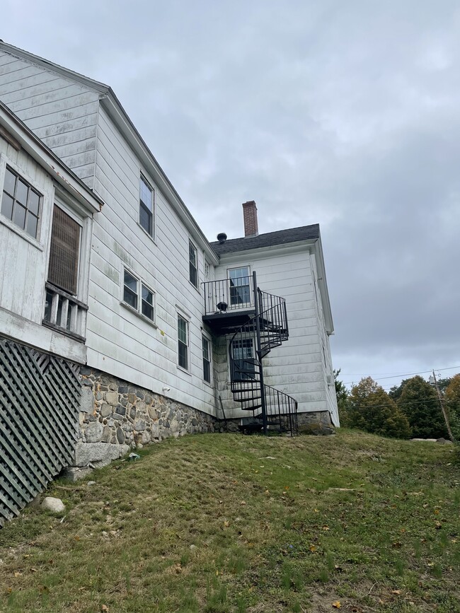 61 Carlisle Street, Unit Unit1 in Chelmsford, MA - Foto de edificio - Building Photo