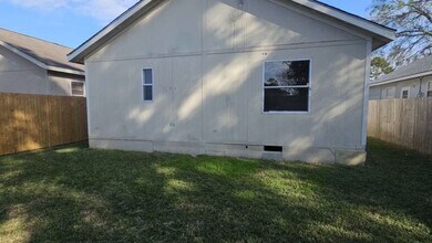 11919 Kingslake Forest Dr in Houston, TX - Building Photo - Building Photo