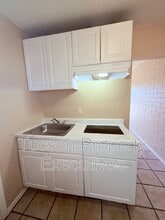 232 W Flores St in Tucson, AZ - Building Photo - Building Photo