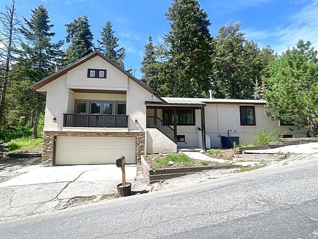 property at 540 Crestview Dr