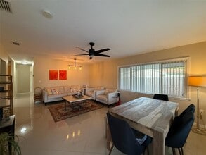 5920 1st St N in St. Petersburg, FL - Building Photo - Building Photo