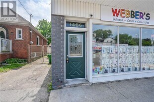 1466 Main St E in Hamilton, ON - Building Photo