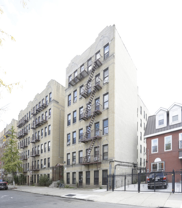 664-672 Beck St in Bronx, NY - Building Photo