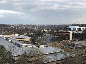 191 Presidential Blvd, Unit PH 6 in Bala Cynwyd, PA - Building Photo - Building Photo