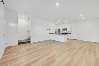 7484 Mountain Ledge St in Las Vegas, NV - Building Photo - Building Photo