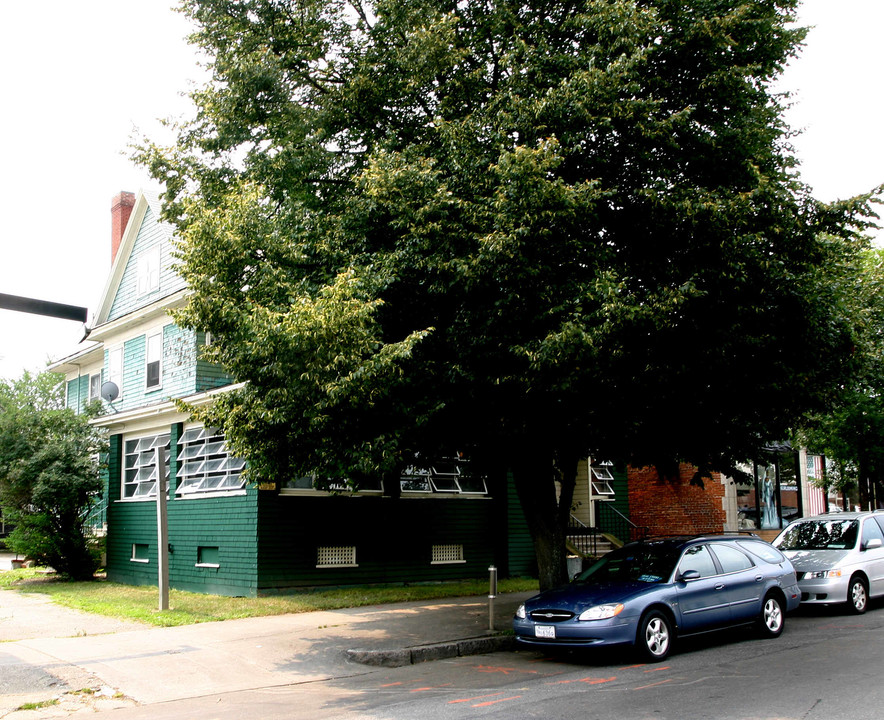 280 Broadway in Somerville, MA - Foto de edificio