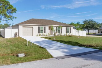 511 Trumpet St SW in Palm Bay, FL - Building Photo - Building Photo
