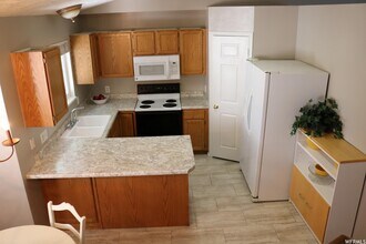 3217 Ivy Park Dr in West Valley City, UT - Building Photo - Building Photo