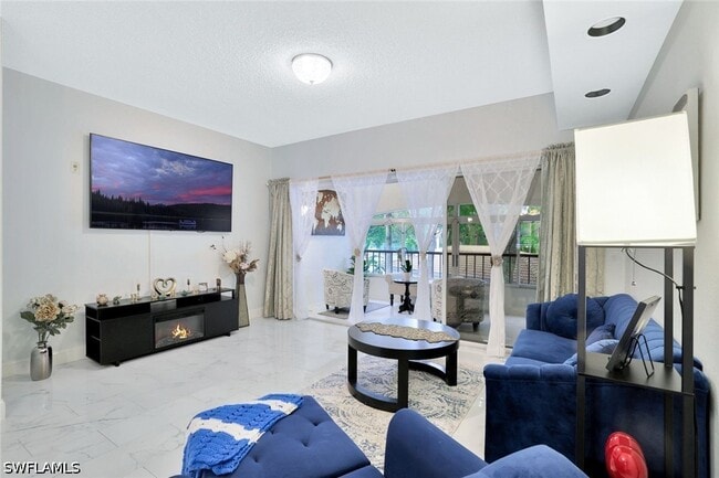1018 Woodshire Ln