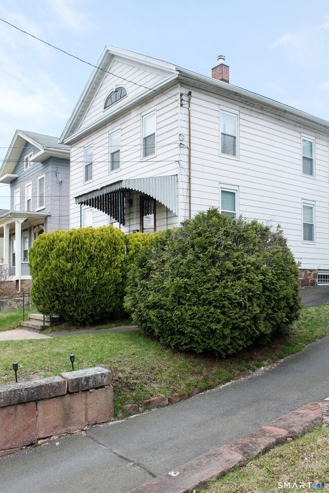 651 Quinnipiac Ave in New Haven, CT - Building Photo - Building Photo