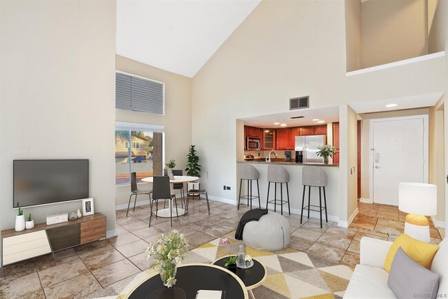 15383 Maturin Dr, Unit 215 in San Diego, CA - Building Photo - Building Photo