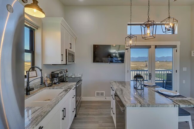 1030 Farmhouse Ln in Kalispell, MT - Building Photo - Building Photo