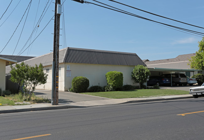 1228 Jefferson Ave in Clovis, CA - Building Photo - Building Photo