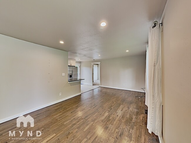 30548 5th Ave SW in Federal Way, WA - Building Photo - Building Photo