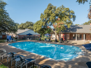 Towne Oaks I Apartments in Austin, TX - Building Photo - Building Photo