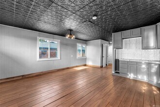 10221 16th Ave E in Tacoma, WA - Building Photo - Building Photo