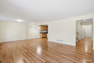 214 Taylor Ct in Buffalo Grove, IL - Building Photo - Building Photo