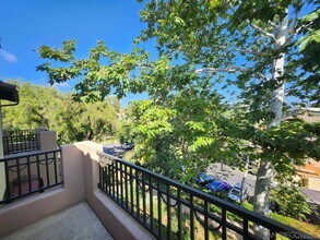 2665 Matera Ln in San Diego, CA - Foto de edificio - Building Photo