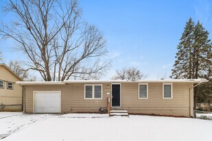 8501 E 91 St in Kansas City, MO - Building Photo