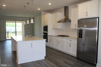 11013 Resort Road in Ellicott City, MD - Building Photo - Building Photo