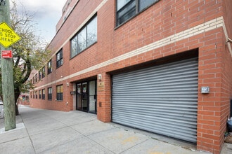 13616 31st Rd in Flushing, NY - Building Photo - Building Photo