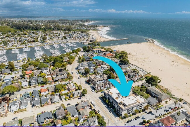 220 Atlantic Ave, Unit # 205 in Santa Cruz, CA - Building Photo - Building Photo