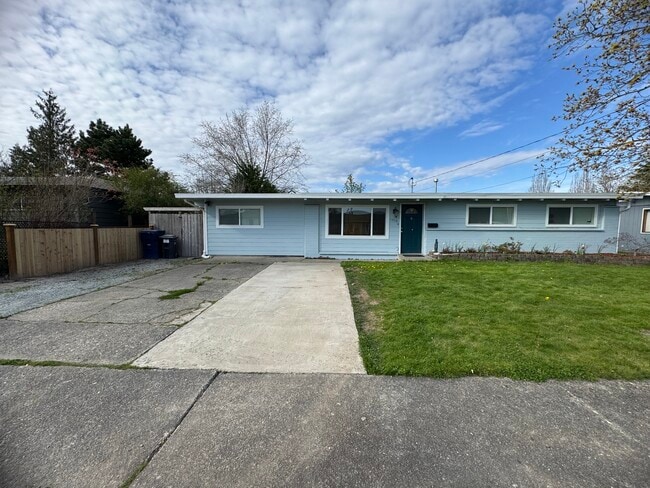 1519 Berniece St in Mount Vernon, WA - Building Photo - Building Photo