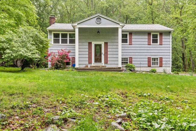 property at 21 Pheasant Run Dr