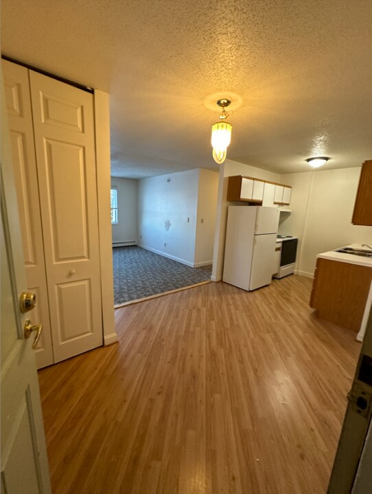 1508 State Hwy 1, Unit 307 in Thief River Falls, MN - Foto de edificio