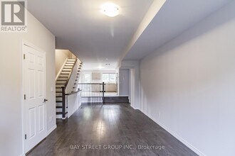 208 Finch Ave W in Toronto, ON - Building Photo - Building Photo