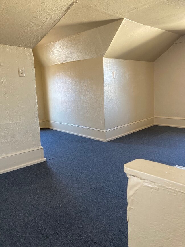 411 Cherry Ave, Unit 2 in Altoona, PA - Building Photo - Building Photo