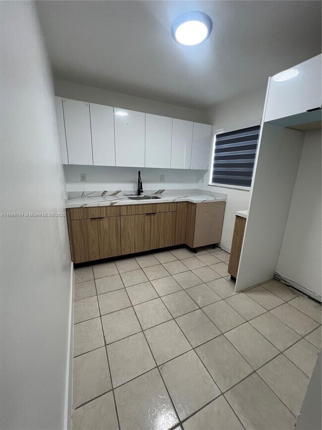 590 NW 65th St in Miami, FL - Building Photo - Building Photo