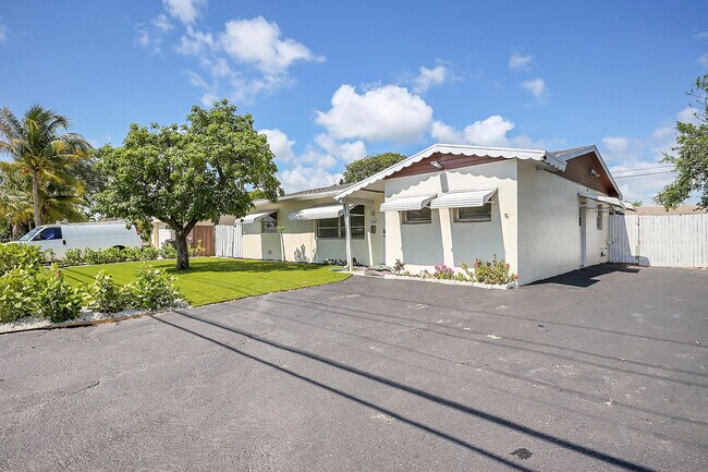 1308 S Congress Ave in Delray Beach, FL - Foto de edificio - Building Photo