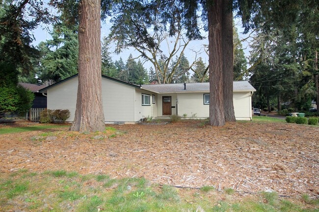 18690 Don Lee Way in Lake Oswego, OR - Building Photo - Building Photo