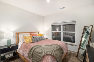 The Block at Petoskey in Petoskey, MI - Foto de edificio - Building Photo