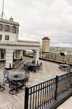 15 E Kirby St in Detroit, MI - Foto de edificio - Building Photo