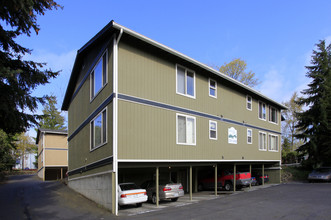 Evergreen Residences in Everett, WA - Foto de edificio - Building Photo