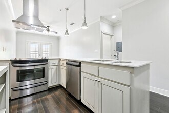 7248 Perkins Rd in Baton Rouge, LA - Building Photo - Building Photo