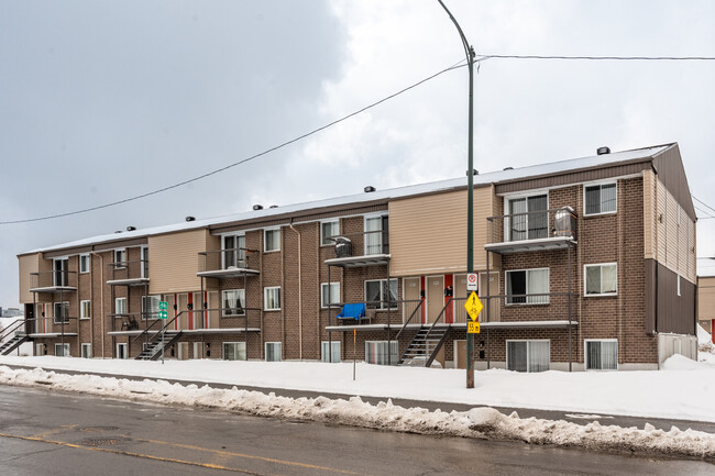 895 Saint-Omer St in Lévis, QC - Building Photo - Building Photo