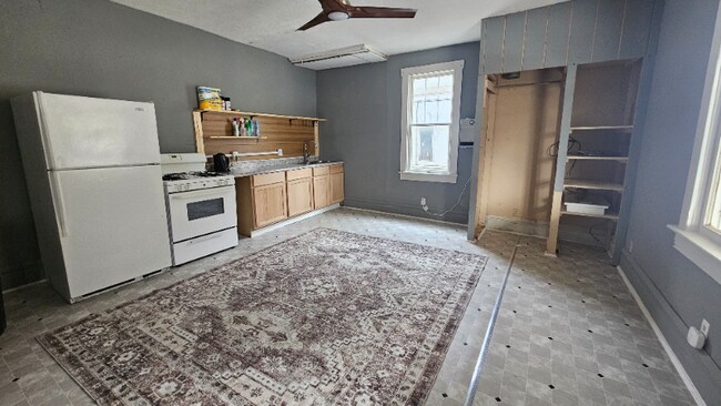 361 Fort St in Nelsonville, OH - Foto de edificio - Building Photo