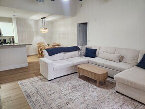 8926 Manor Loop in Lakewood Ranch, FL - Building Photo - Building Photo