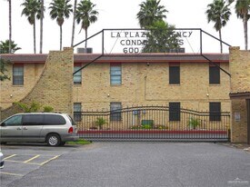 11 Toronto Ave in McAllen, TX - Building Photo