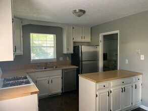 1104 Long Meadows Dr in Lynchburg, VA - Building Photo - Building Photo