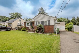 9 Haven Terrace in Sayreville, NJ - Building Photo - Building Photo