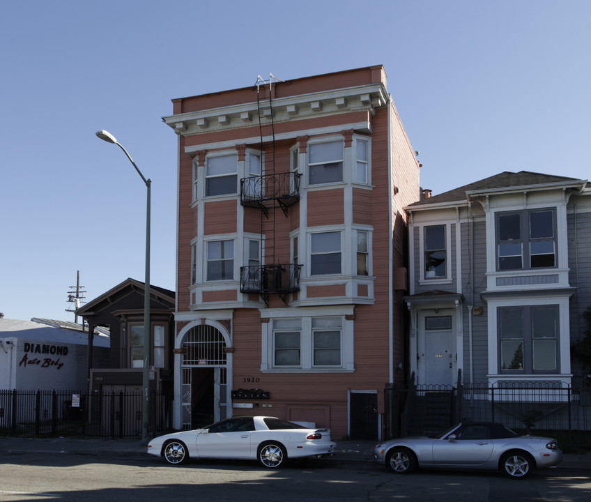 1920 Castro St in Oakland, CA - Building Photo