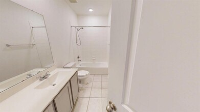 7331 Parkview Dr in Hitchcock, TX - Building Photo - Building Photo