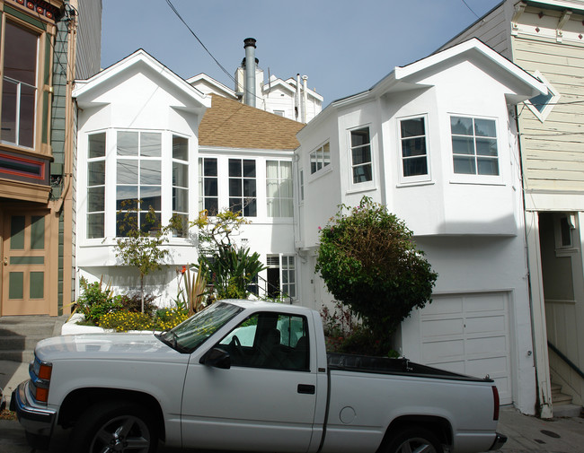 56 Lloyd St in San Francisco, CA - Foto de edificio - Building Photo